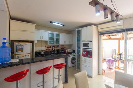 Casa à venda com 130m², 3 quartos e 2 vagas Casa à venda com 130m², 3 quartos e 2 vagasCozinha