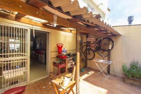 Casa à venda com 130m², 3 quartos e 2 vagas Casa à venda com 130m², 3 quartos e 2 vagasÁrea de Serviço