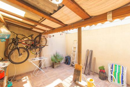 Casa à venda com 130m², 3 quartos e 2 vagas Casa à venda com 130m², 3 quartos e 2 vagasÁrea de Serviço