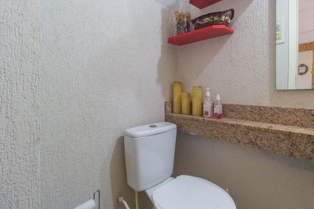 Casa à venda com 130m², 3 quartos e 2 vagas Casa à venda com 130m², 3 quartos e 2 vagasBanheiro Social