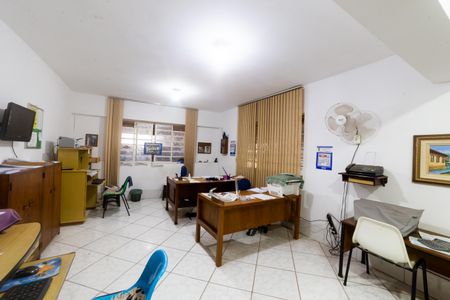 Casa à venda com 470m², 5 quartos e 4 vagasEscritório