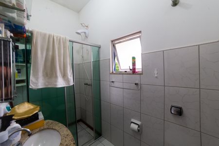 Casa à venda com 470m², 5 quartos e 4 vagasBanheiro da Suíte 2