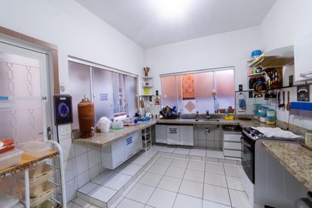 Casa à venda com 470m², 5 quartos e 4 vagasCozinha 1º andar