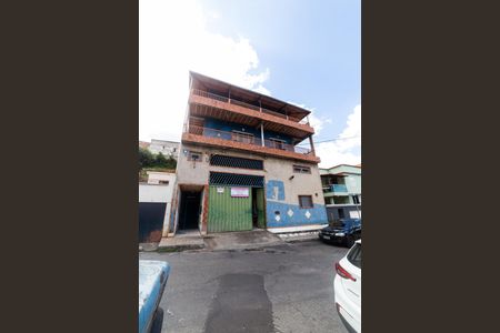 Casa à venda com 470m², 5 quartos e 4 vagasFachada