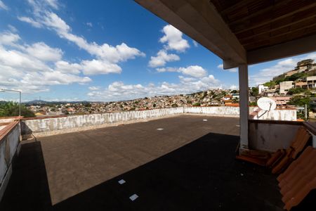 Casa à venda com 470m², 5 quartos e 4 vagasTerraço