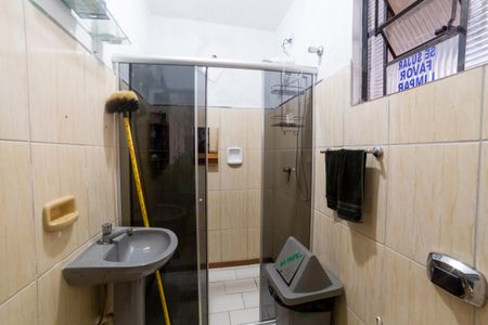 Casa à venda com 470m², 5 quartos e 4 vagasBanheiro Social