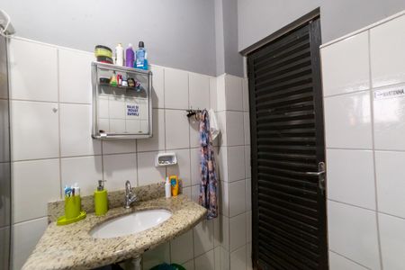Casa à venda com 470m², 5 quartos e 4 vagasBanheiro Social