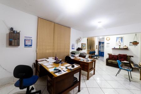 Casa à venda com 470m², 5 quartos e 4 vagasEscritório