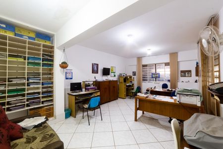 Casa à venda com 470m², 5 quartos e 4 vagasEscritório