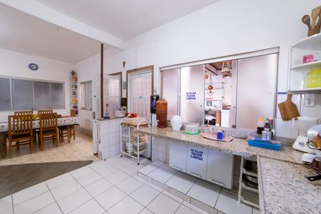 Casa à venda com 470m², 5 quartos e 4 vagasCozinha 1º andar