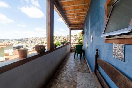 Casa à venda com 470m², 5 quartos e 4 vagasVaranda