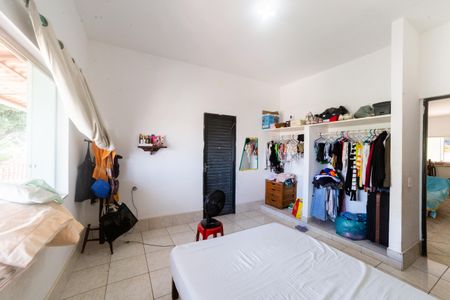 Casa à venda com 470m², 5 quartos e 4 vagasSuíte 2