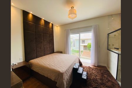 Casa de condomínio à venda com 325m², 4 quartos e 4 vagas Casa de condomínio à venda com 325m², 4 quartos e 4 vagasFoto 01