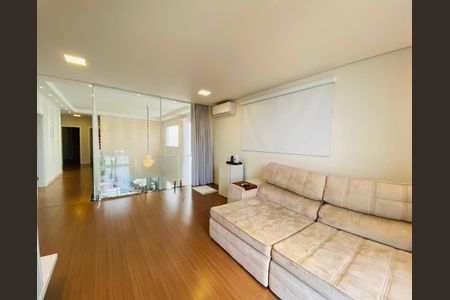 Casa de condomínio à venda com 325m², 4 quartos e 4 vagas Casa de condomínio à venda com 325m², 4 quartos e 4 vagasFoto 01