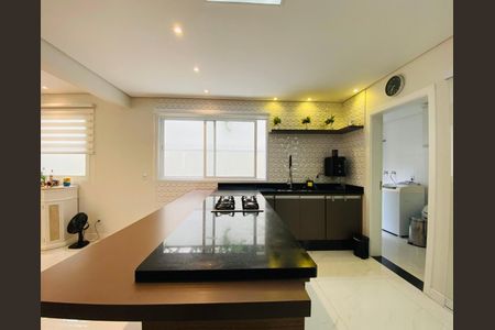 Casa de condomínio à venda com 325m², 4 quartos e 4 vagas Casa de condomínio à venda com 325m², 4 quartos e 4 vagasFoto 36