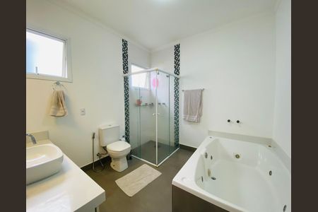 Casa de condomínio à venda com 325m², 4 quartos e 4 vagas Casa de condomínio à venda com 325m², 4 quartos e 4 vagasFoto 01