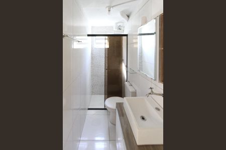 Apartamento à venda com 50m², 2 quartos e sem vaga Apartamento à venda com 50m², 2 quartos e sem vagaBanheiro