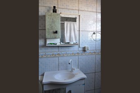 Casa à venda com 174m², 2 quartos e 2 vagas Casa à venda com 174m², 2 quartos e 2 vagasBanheiro