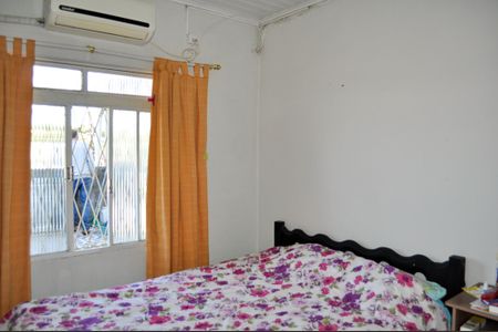 Casa à venda com 174m², 2 quartos e 2 vagas Casa à venda com 174m², 2 quartos e 2 vagasQuarto