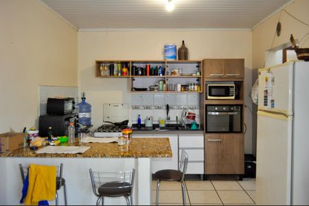 Casa à venda com 174m², 2 quartos e 2 vagas Casa à venda com 174m², 2 quartos e 2 vagasCozinha