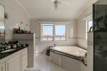 Casa à venda com 302m², 4 quartos e 3 vagas Casa à venda com 302m², 4 quartos e 3 vagasBnaheiro da Suíte 2