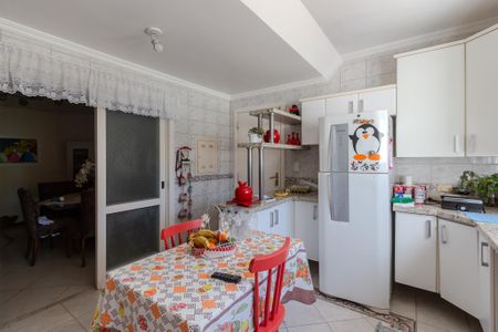 Casa à venda com 302m², 4 quartos e 3 vagas Casa à venda com 302m², 4 quartos e 3 vagasCozinha