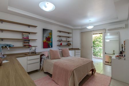 Casa à venda com 302m², 4 quartos e 3 vagas Casa à venda com 302m², 4 quartos e 3 vagasSuíte 2