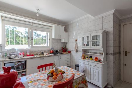 Casa à venda com 302m², 4 quartos e 3 vagas Casa à venda com 302m², 4 quartos e 3 vagasCozinha