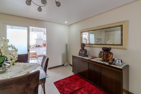 Casa à venda com 302m², 4 quartos e 3 vagas Casa à venda com 302m², 4 quartos e 3 vagasSala de Jantar