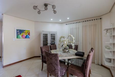 Casa à venda com 302m², 4 quartos e 3 vagas Casa à venda com 302m², 4 quartos e 3 vagasSala de Jantar