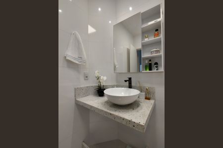 Apartamento à venda com 60m², 2 quartos e sem vagaBanheiro Social