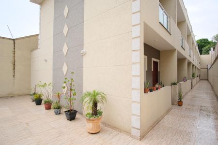 Casa de condomínio à venda com 70m², 2 quartos e 1 vagaÁrea comum