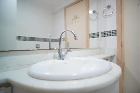 Apartamento à venda com 100m², 2 quartos e sem vagaBanheiro Corredor - Pia