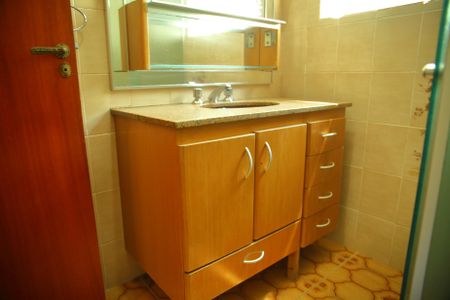 Casa à venda com 173m², 3 quartos e 2 vagasBanheiro Social