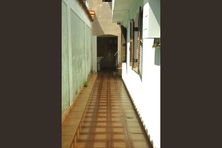 Casa à venda com 173m², 3 quartos e 2 vagas Corredor lateral