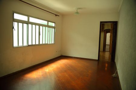 Casa à venda com 173m², 3 quartos e 2 vagasSala