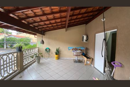 Casa à venda com 230m², 3 quartos e 3 vagasSuite Varanda