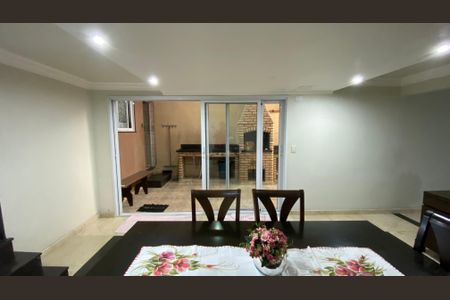 Casa à venda com 230m², 3 quartos e 3 vagasSala de Jantar