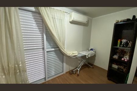 Casa à venda com 230m², 3 quartos e 3 vagasSuite