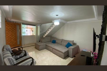 Casa à venda com 230m², 3 quartos e 3 vagasSala