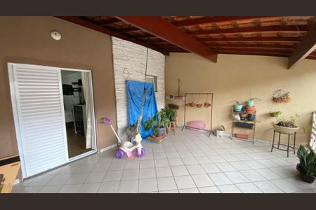 Casa à venda com 230m², 3 quartos e 3 vagasSuite Varanda