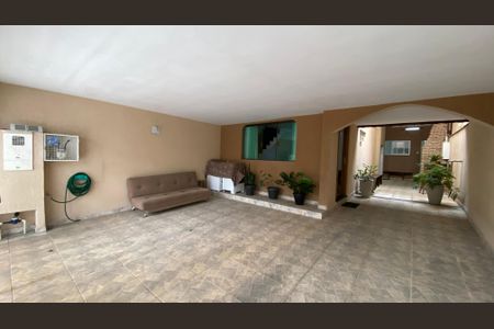 Casa à venda com 230m², 3 quartos e 3 vagasGaragem