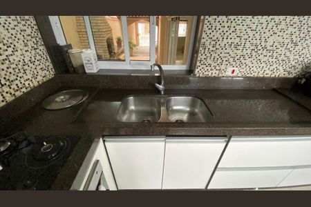 Casa à venda com 230m², 3 quartos e 3 vagasCozinha