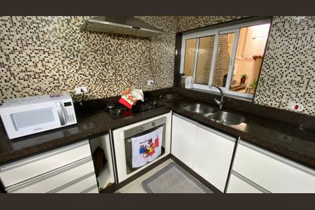 Casa à venda com 230m², 3 quartos e 3 vagasCozinha