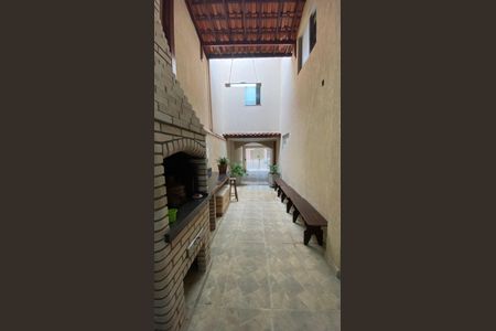 Casa à venda com 230m², 3 quartos e 3 vagasQuintal