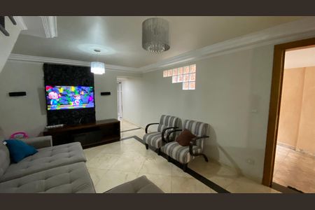 Casa à venda com 230m², 3 quartos e 3 vagasSala