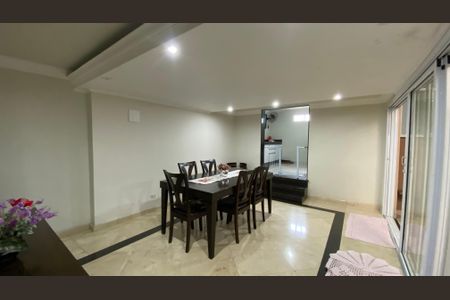 Casa à venda com 230m², 3 quartos e 3 vagasSala de Jantar
