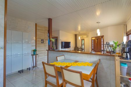 Casa à venda com 104m², 3 quartos e 3 vagasCozinha