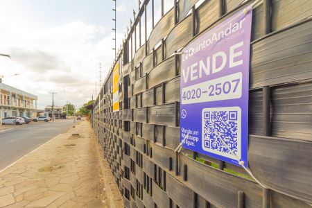 Casa à venda com 104m², 3 quartos e 3 vagasPlaca instalada