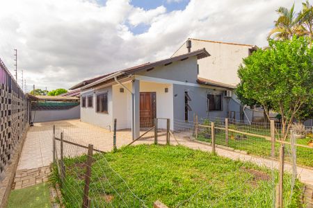 Casa à venda com 104m², 3 quartos e 3 vagasPátio
